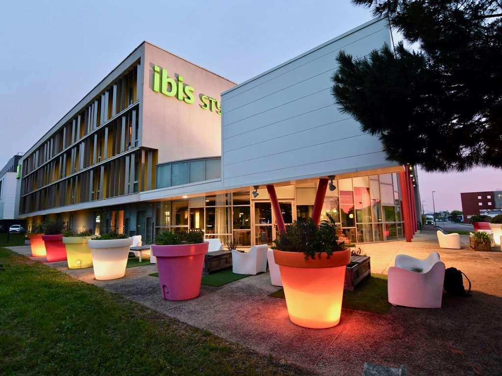 Ibis Budget Nantes Reze Aeroport Eksteriør bilde